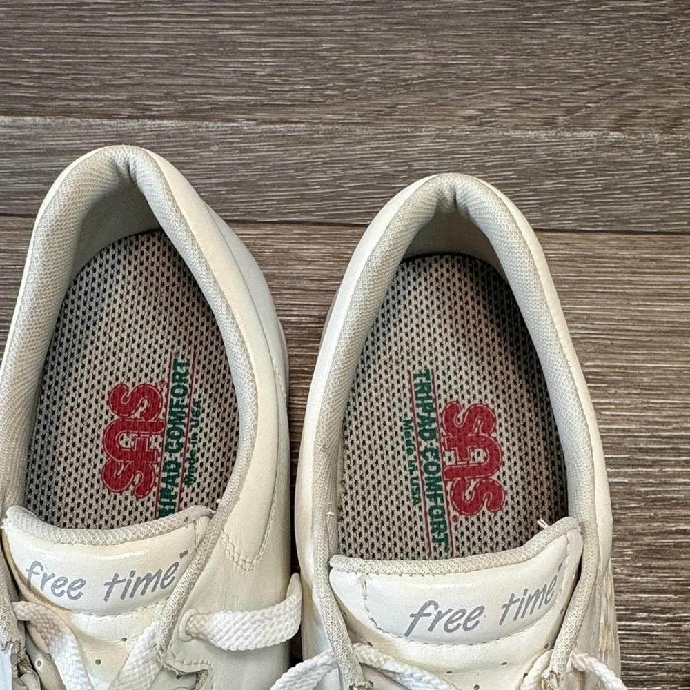 SAS White Leather Sneakers woman’s size 9 (j34)